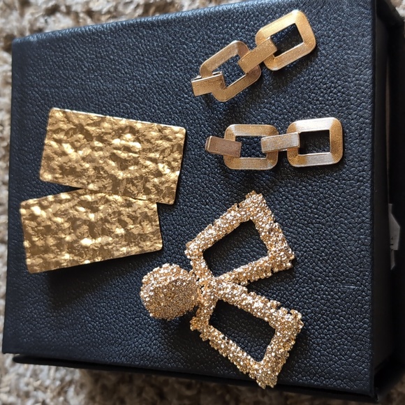 JLUXLABEL Jewelry - Gold earrings lot